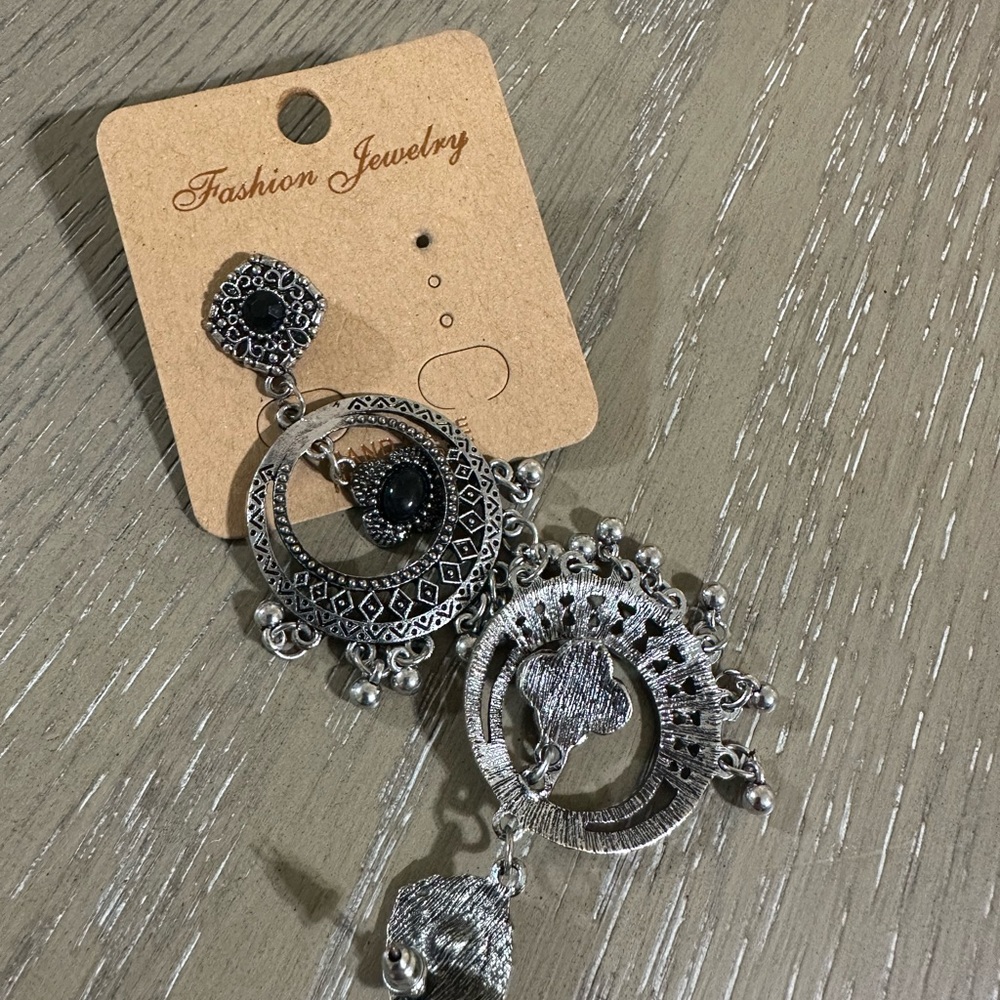 Earrings - Picture 5 of 5